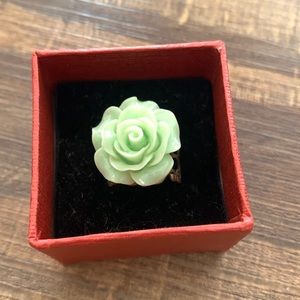 Green rose ring